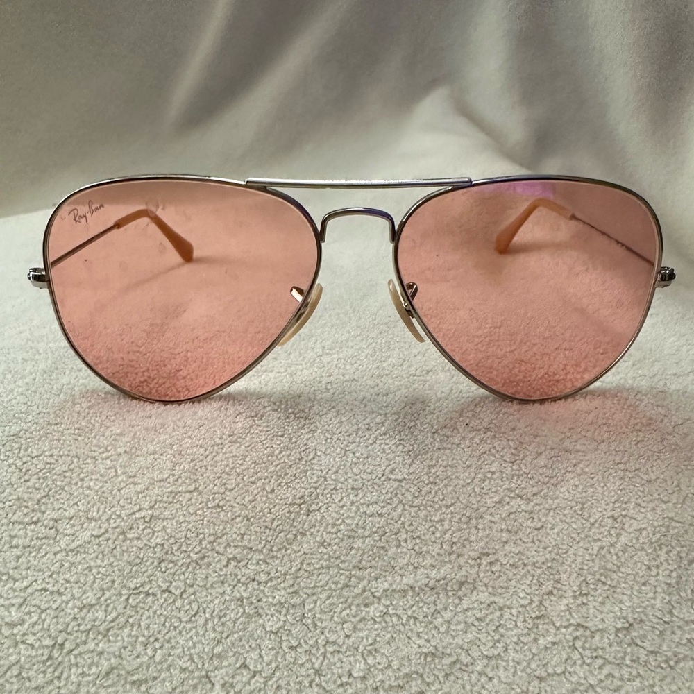 Aviator Silver/Pink Photocromic Lense. Ray Ban